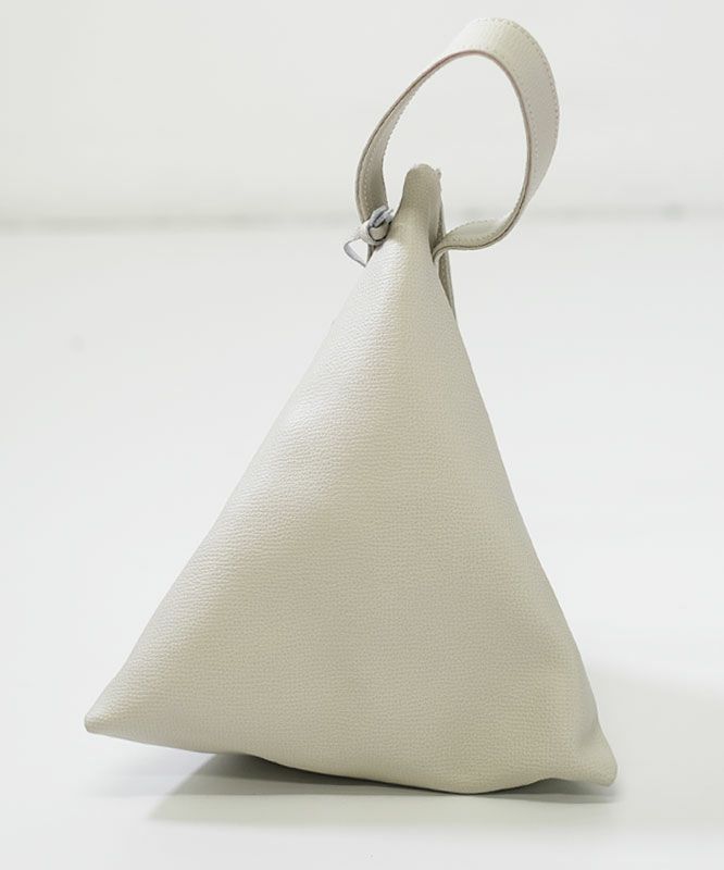 ANVOCOEURのバック ANVOCOEUR (アンヴォクール) triangular pyramid イタリアン