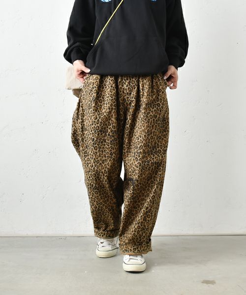 denim dungareeバックサテン落書きパンツ01