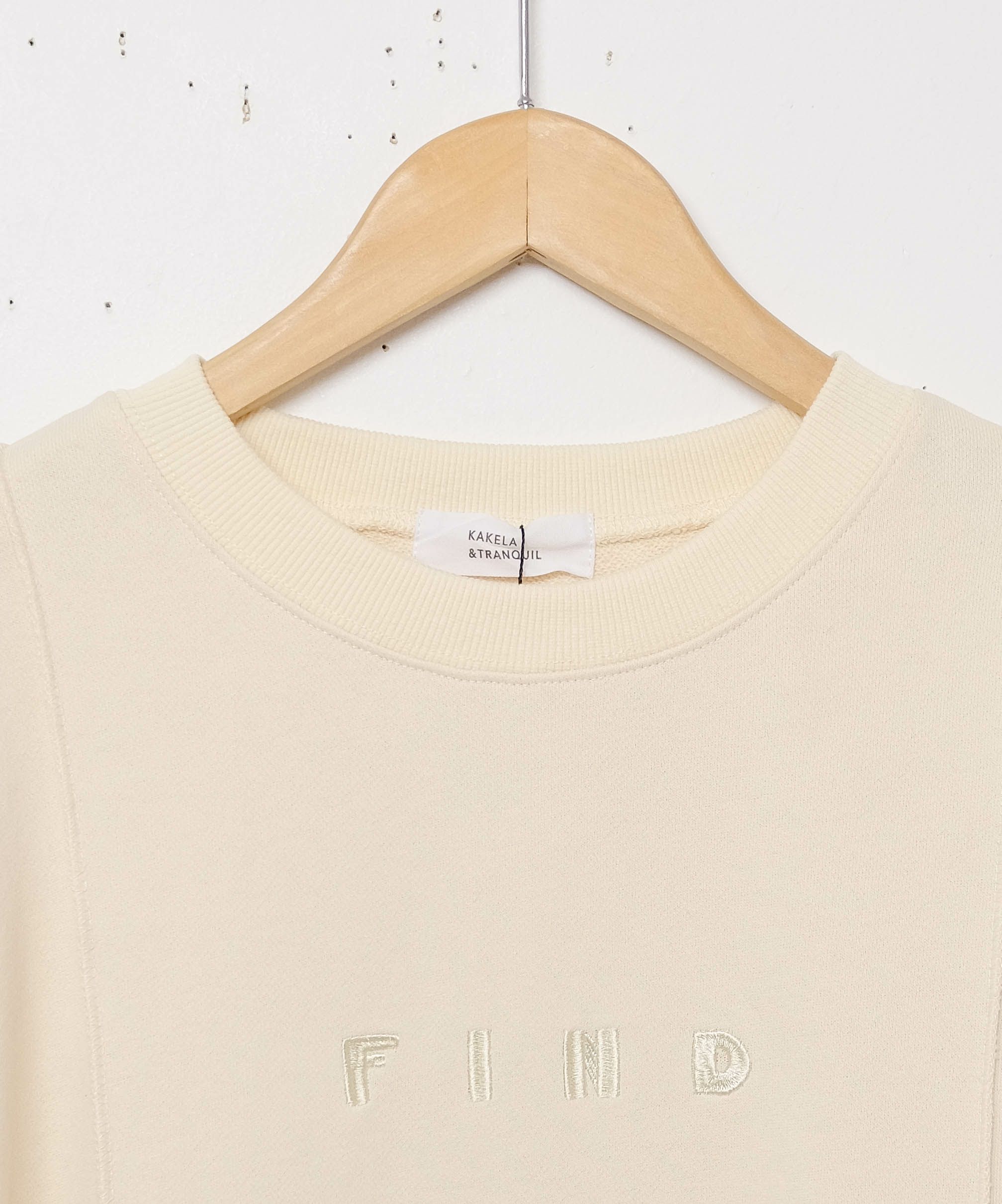 KAKELA&TRANQUIL｜刺繍別注ロゴ刺繍切り替えクルー [[12409-077-19]][D]
