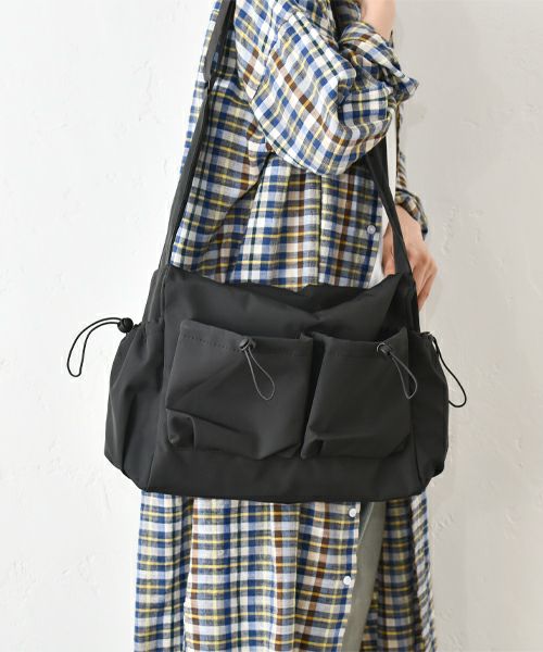 IN THE MARKET｜ナイロンショルダーバック [[Z241026]][C]