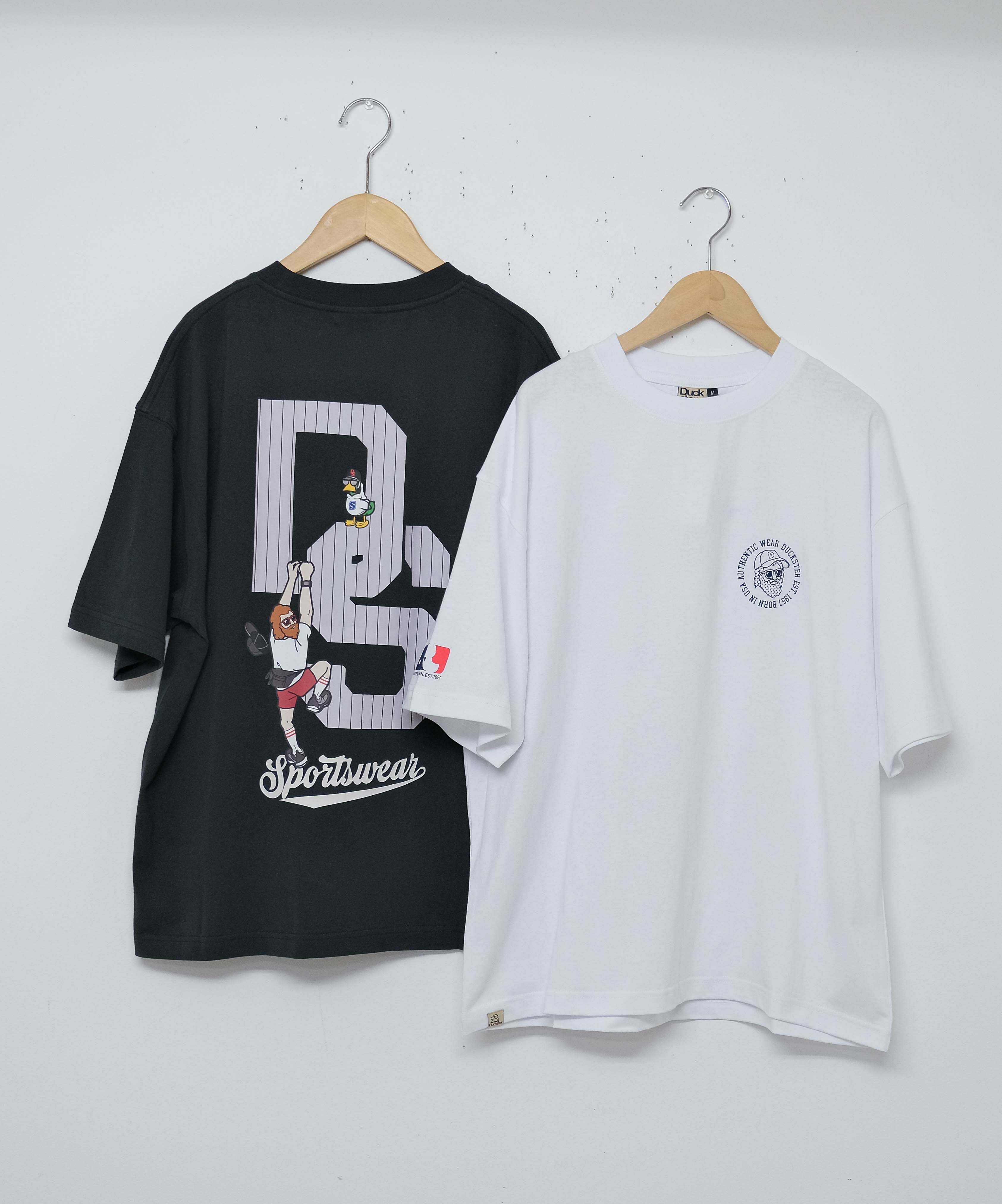 duckster｜吸水速乾天竺　リラックスフィットTee（TEAM LOGO) [[936402]][D]