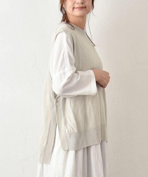 hagumu｜サイドボタンリネンニットベスト [[ha-BE-28]][C]