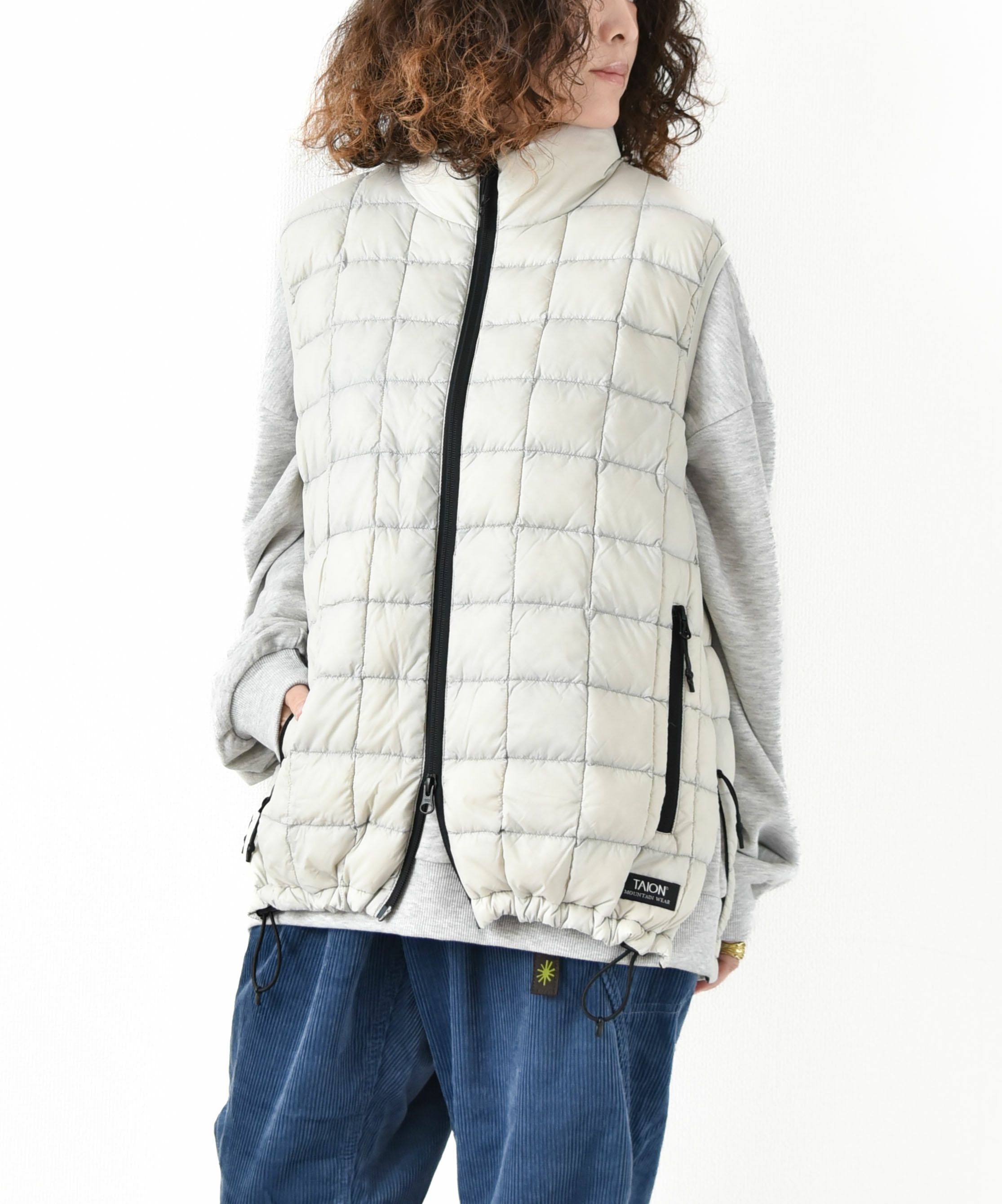 TAION｜MOUTAIN HI-NECK W-ZIP LIGHT DOWN VEST [[TAION-002ZXMT-800]][D]