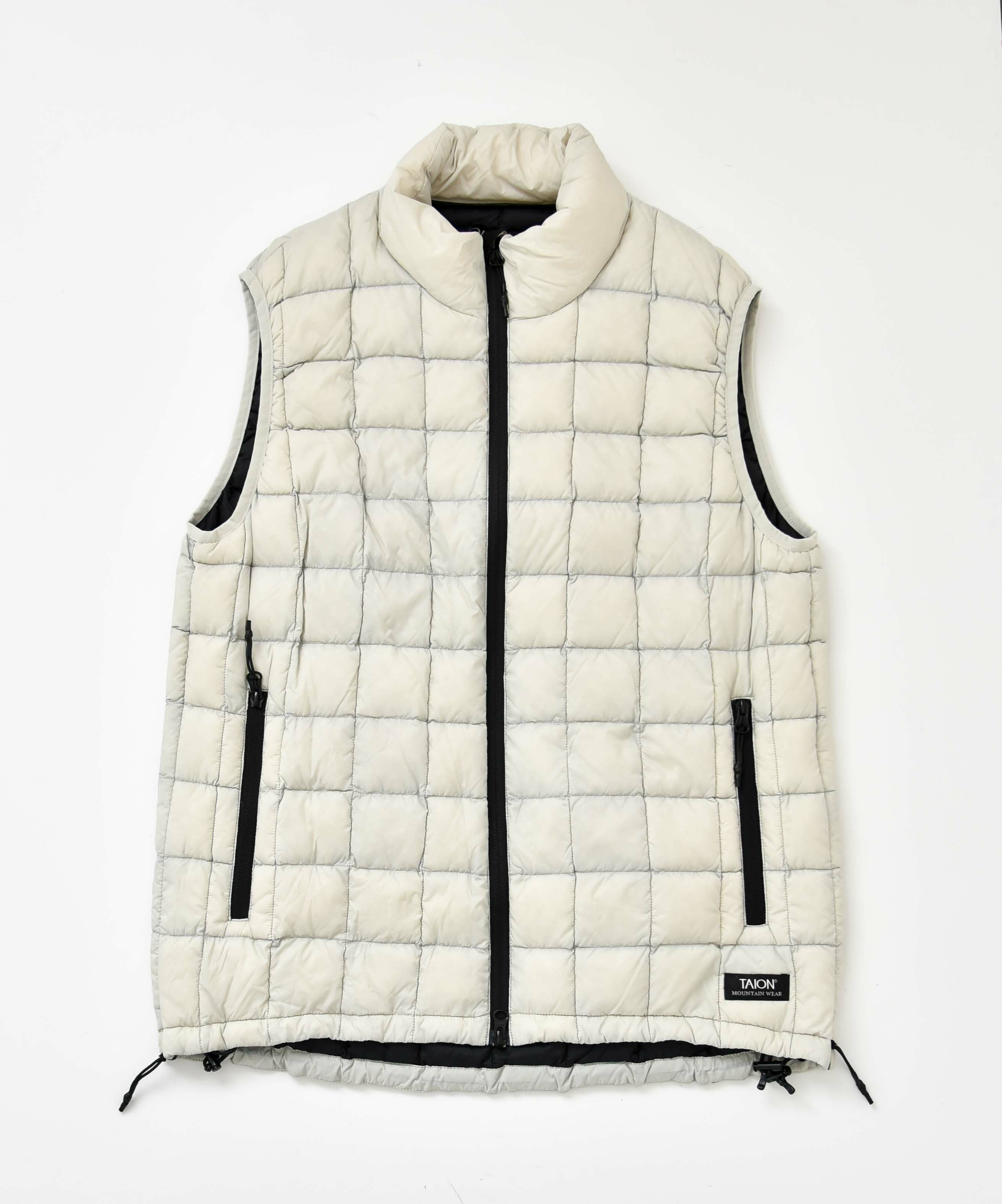 TAION｜MOUTAIN HI-NECK W-ZIP LIGHT DOWN VEST [[TAION-002ZXMT-800]][D]