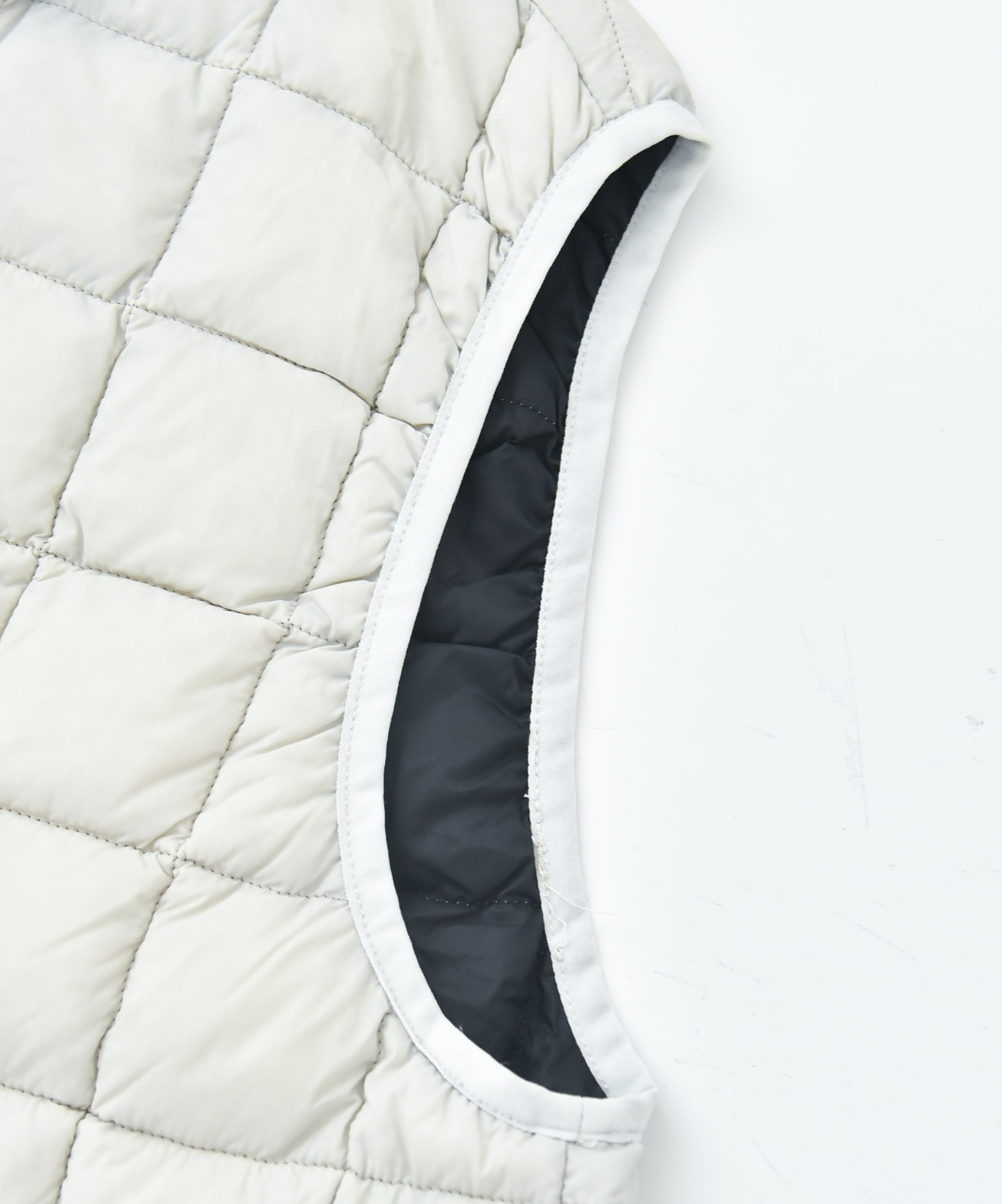 TAION｜MOUTAIN HI-NECK W-ZIP LIGHT DOWN VEST [[TAION-002ZXMT-800]][D]