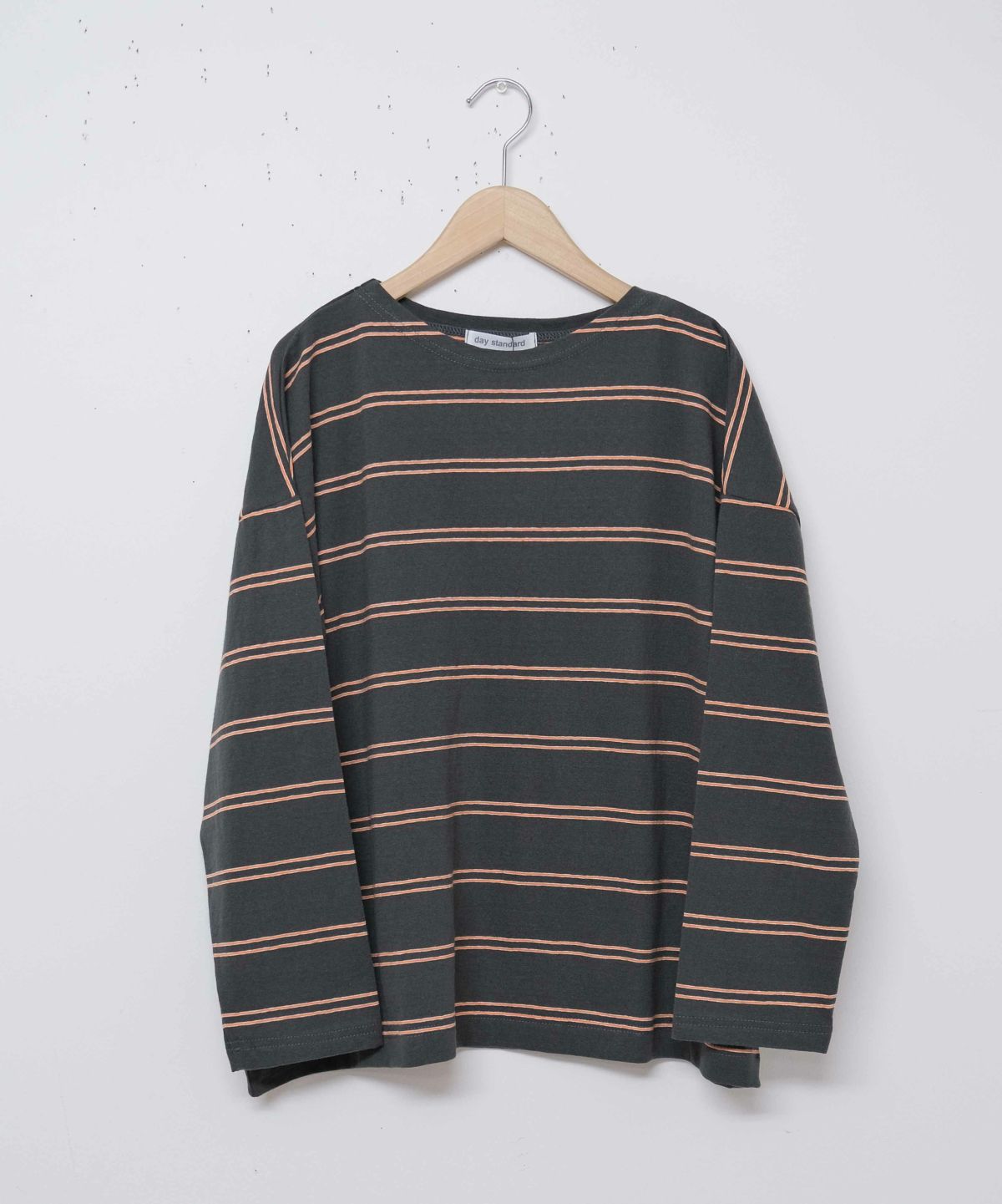 day standard｜ワイドボートネックTee [[853402]][D]