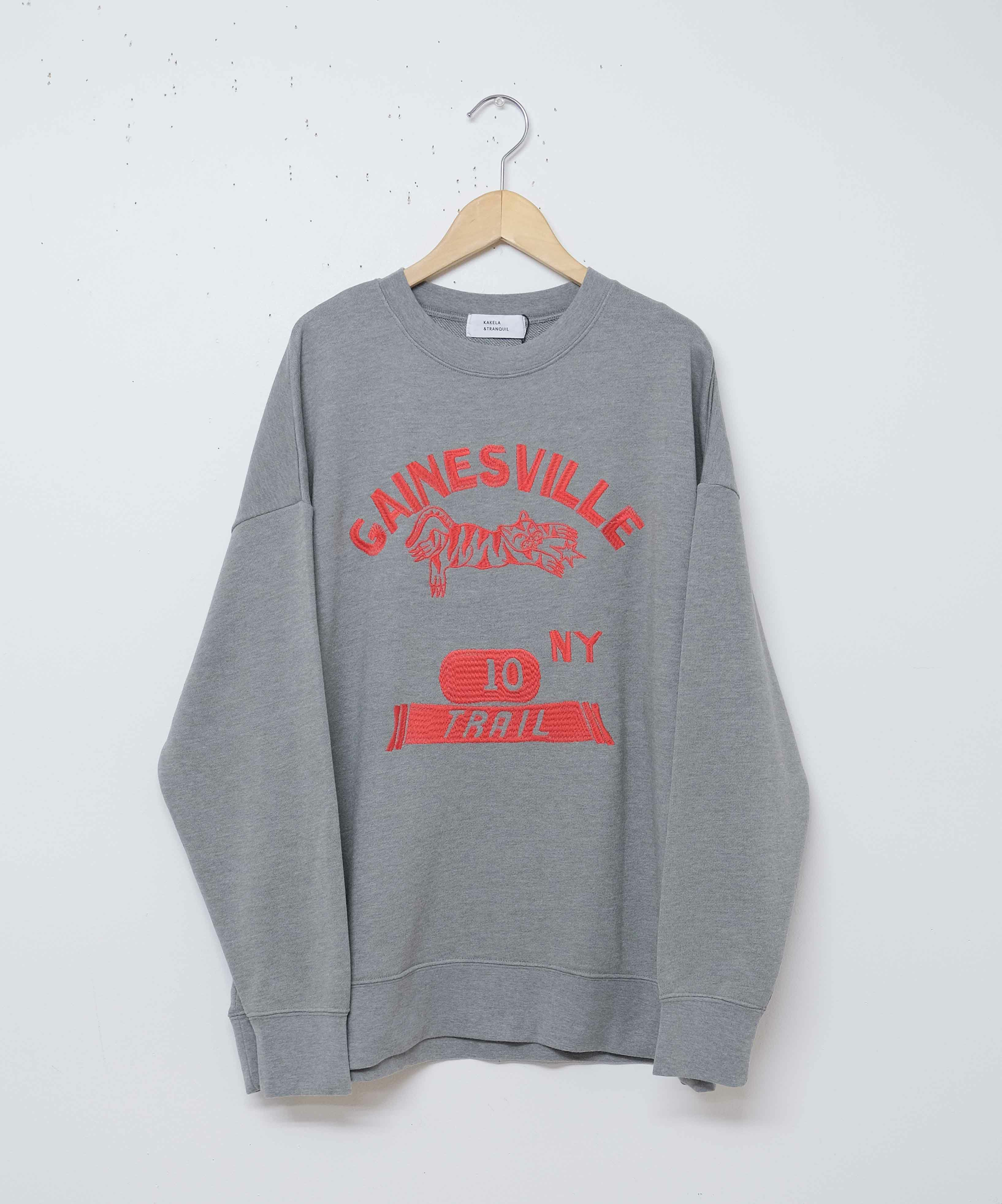 KAKELA&TRANQUIL｜ロングクルーカレッジ刺繍 [[12507-299-10]][D]