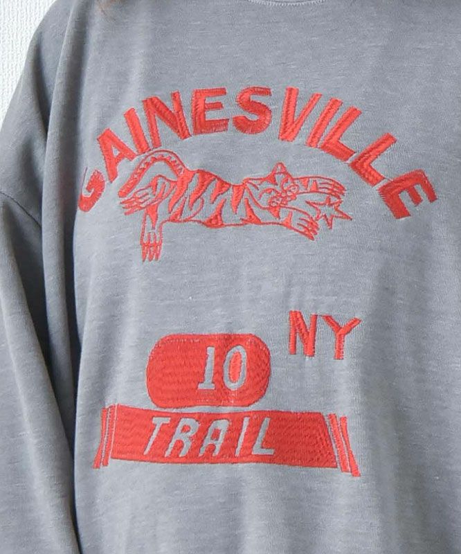 KAKELA&TRANQUIL｜ロングクルーカレッジ刺繍 [[12507-299-10]][D]